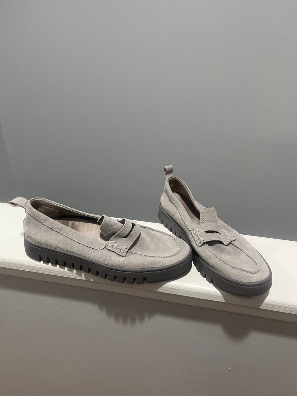 Vionic Women's Uptown Suede Loafer Grey Size 7 Worn once